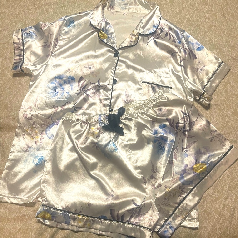 XL silk pajamas set
